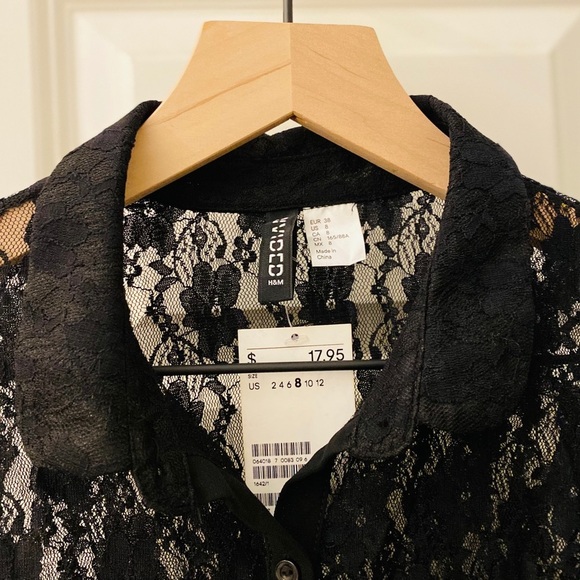 H&M | Sleeveless Lace Button-Up Top - Picture 4 of 9